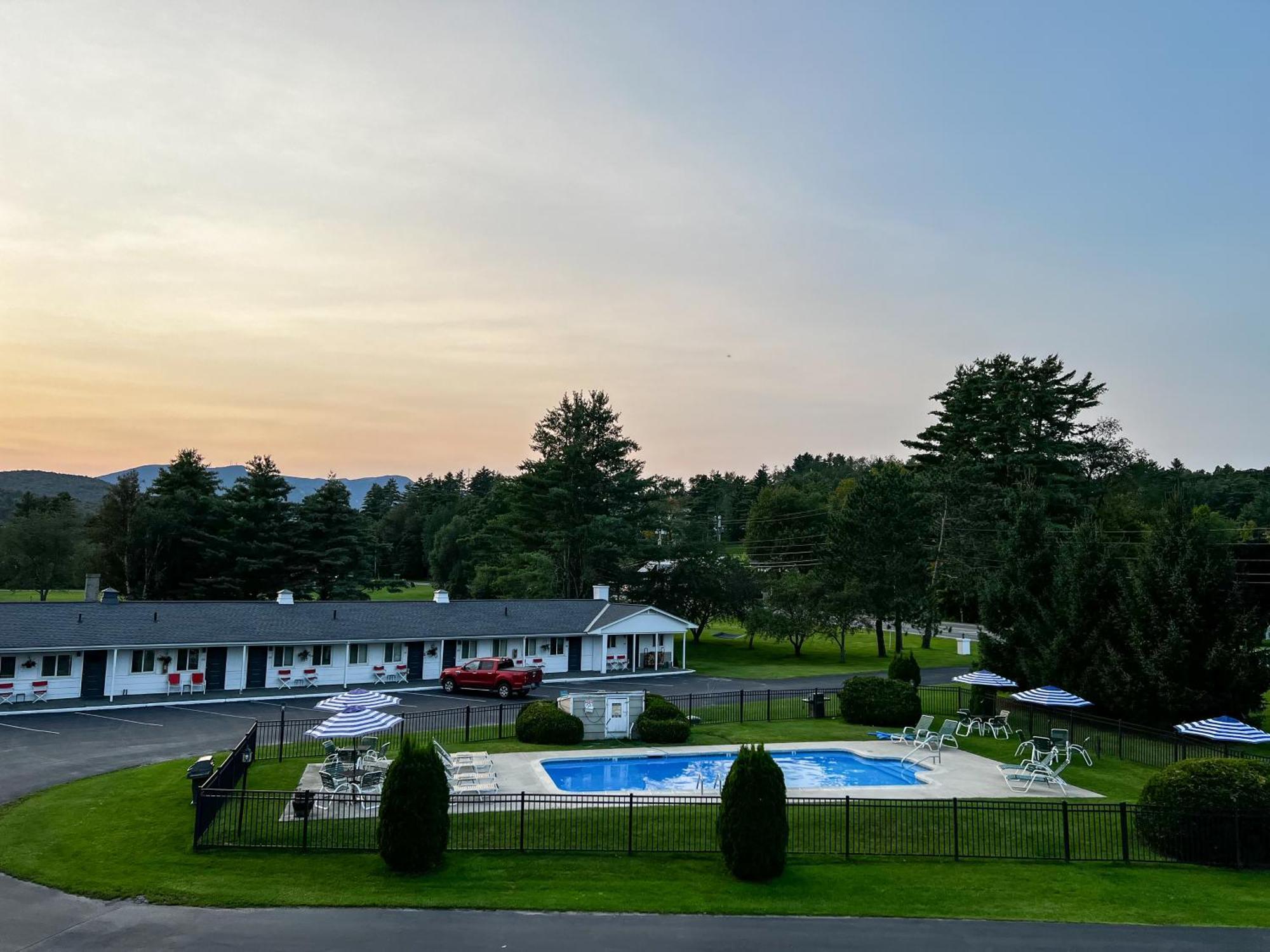 Stowe Motel & Snowdrift Exterior photo